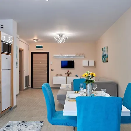 Blue Dream N Pool Beach Apartment Navodari